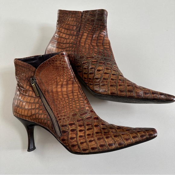 Donald J. Pliner Reptile Embossed Sarra Heeled Ankle Boots Brown Heeled Booties - Picture 6 of 12